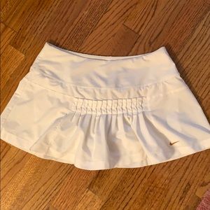 NWOT Women’s Nike White Pleated skort size Small